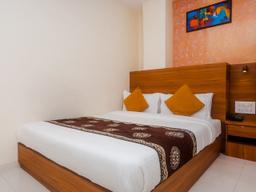 Hotel Aiston Inn in Mumbai