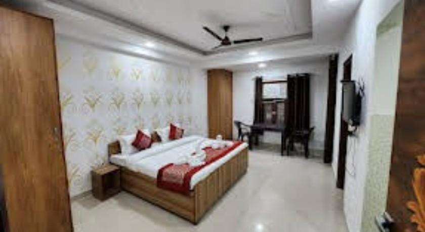 Hotel Abode Inn in Delhi