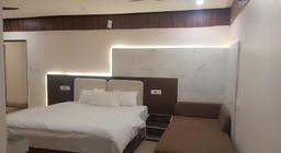 Hotel Kiwi Inn in Indore