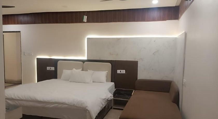 Hotel Kiwi Inn in Indore