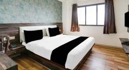 Hotel Dev Palace in Ahmedabad