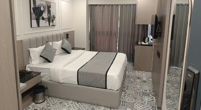 Hotel Laxus in Ahmedabad