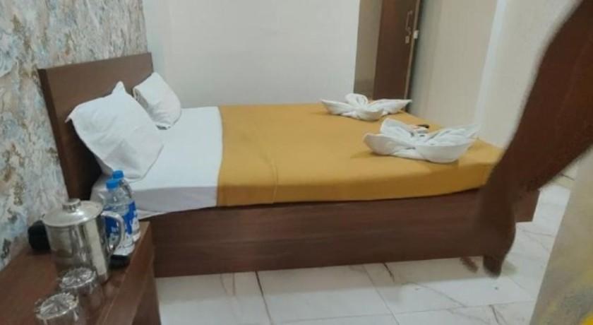 Hotel Red Rose in Vasai Virar