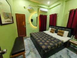 Hotel Glory Residency and Cafe in Varanasi