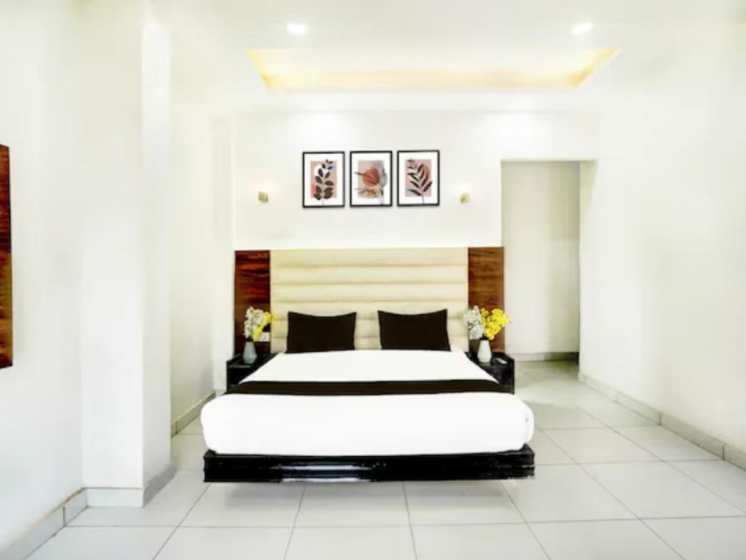 Oasis Hotel in Noida