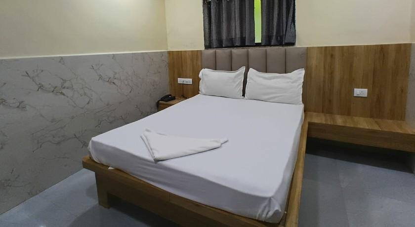 Hotel Cafe Vihar in Mumbai