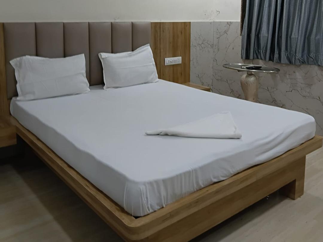 Hotel Cafe Vihar in Mumbai