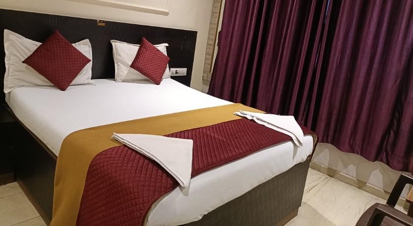 Om Sai Guest House in Mumbai