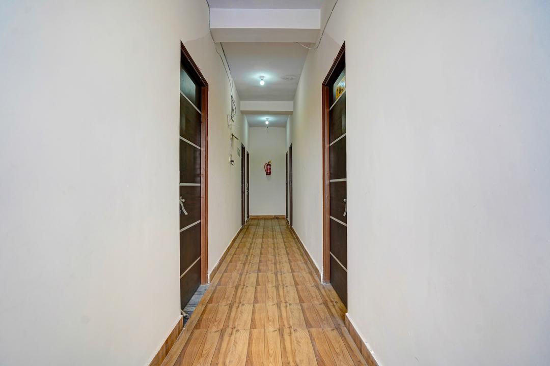 Super Hotel O CRPF Crossway Formerly V7 Inn Service Apartment in Nagpur