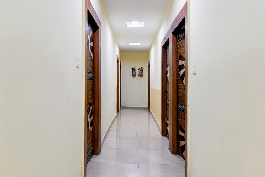 Super Hotel O Beleghata Formerly Santoshi Banquet And Marriage Hall in Kolkata