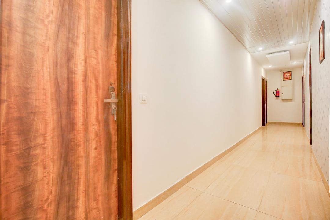 Super Hotel O Chandigarh Road Formerly Royal Woods in Zirakpur