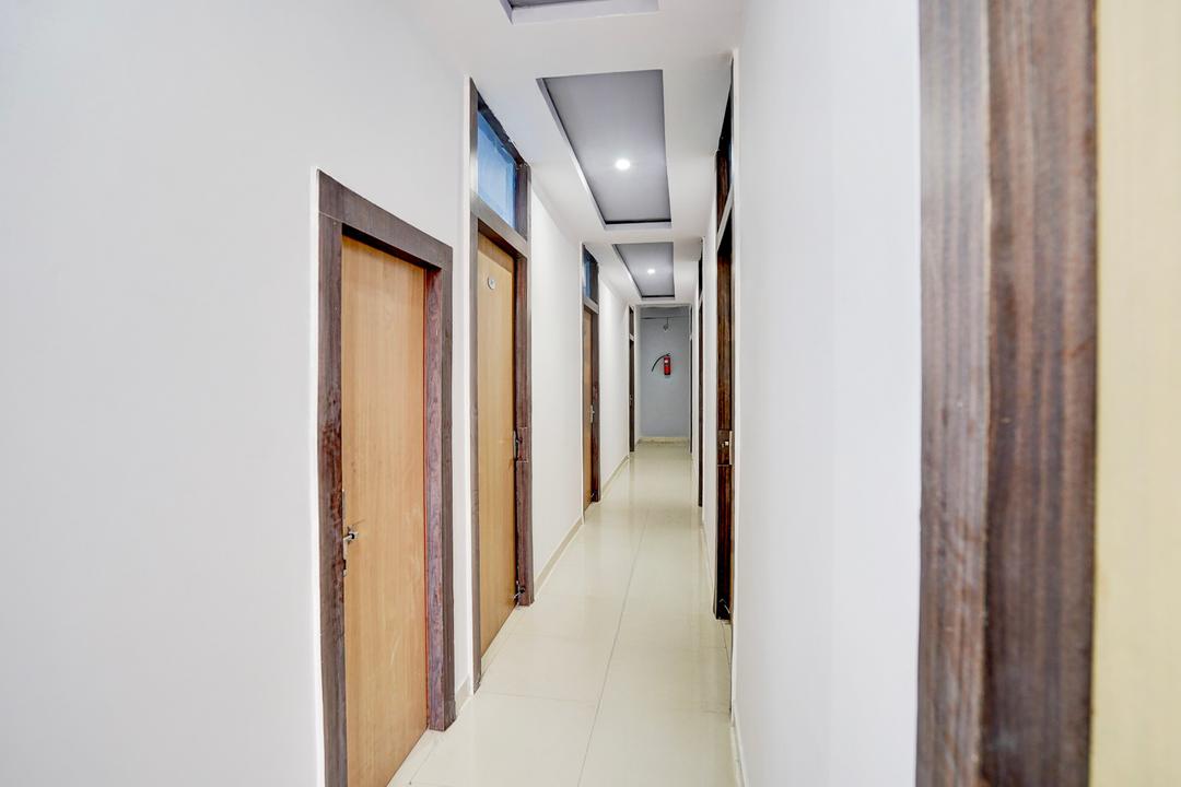 Hotel O Gomti Nagar Near Amity Formerly Hotel Green Apple in Lucknow