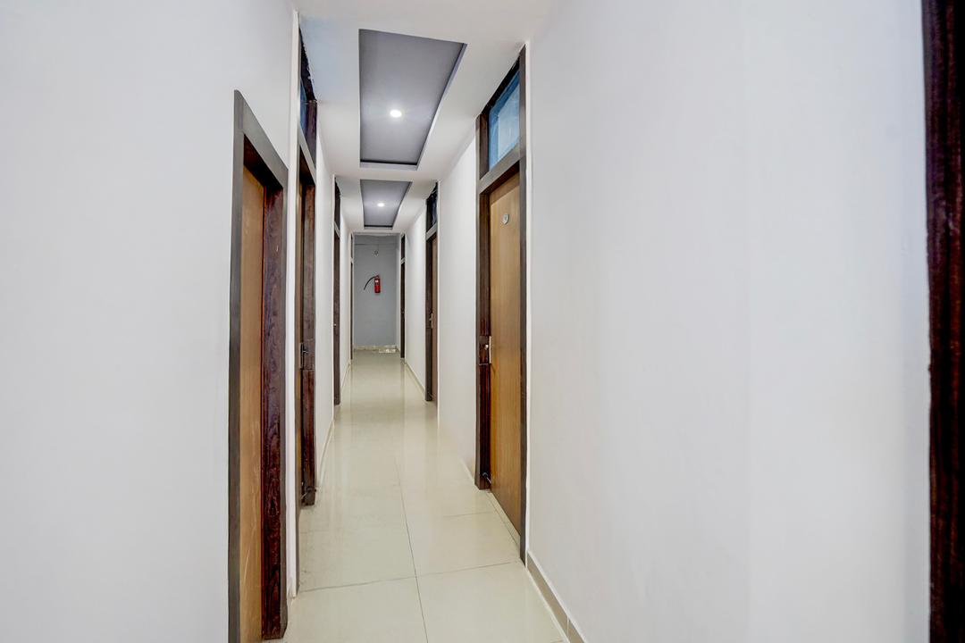 Hotel O Gomti Nagar Near Amity Formerly Hotel Green Apple in Lucknow