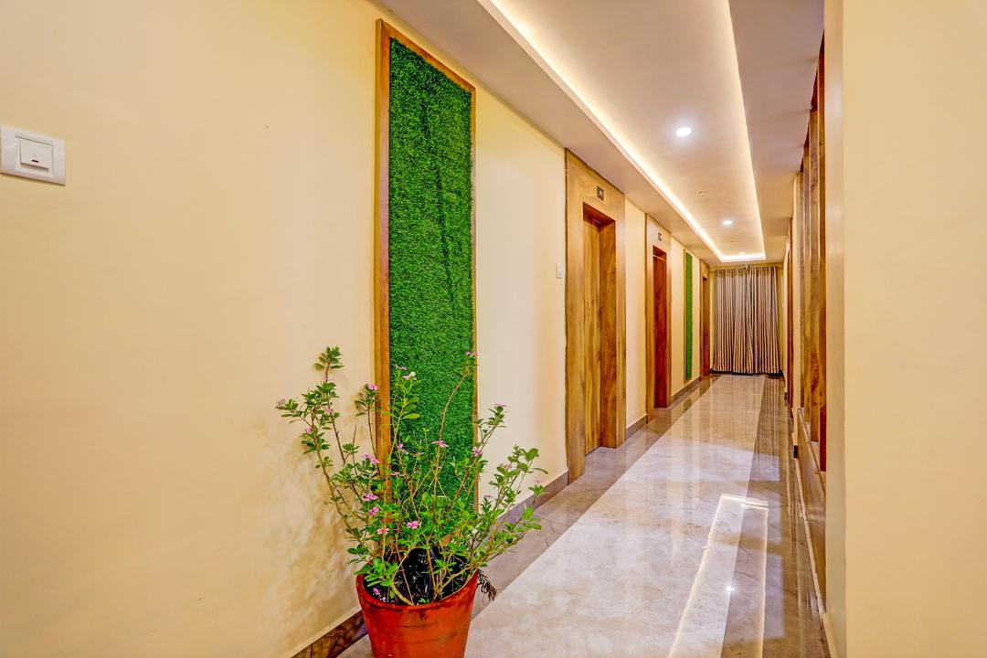 Super Townhouse Oak Dhanbad Near SSLNT College Formerly Kapson in Dhanbad