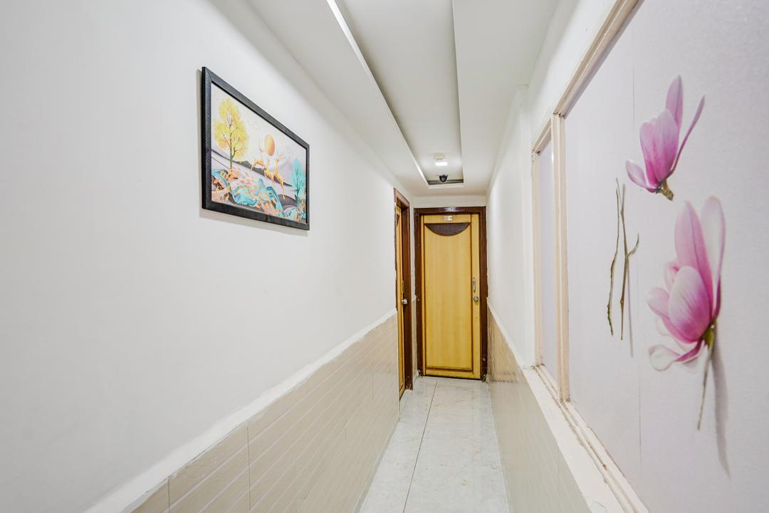 Super Collection O Maninagar East Formerly Maninagar Residency in Ahmedabad