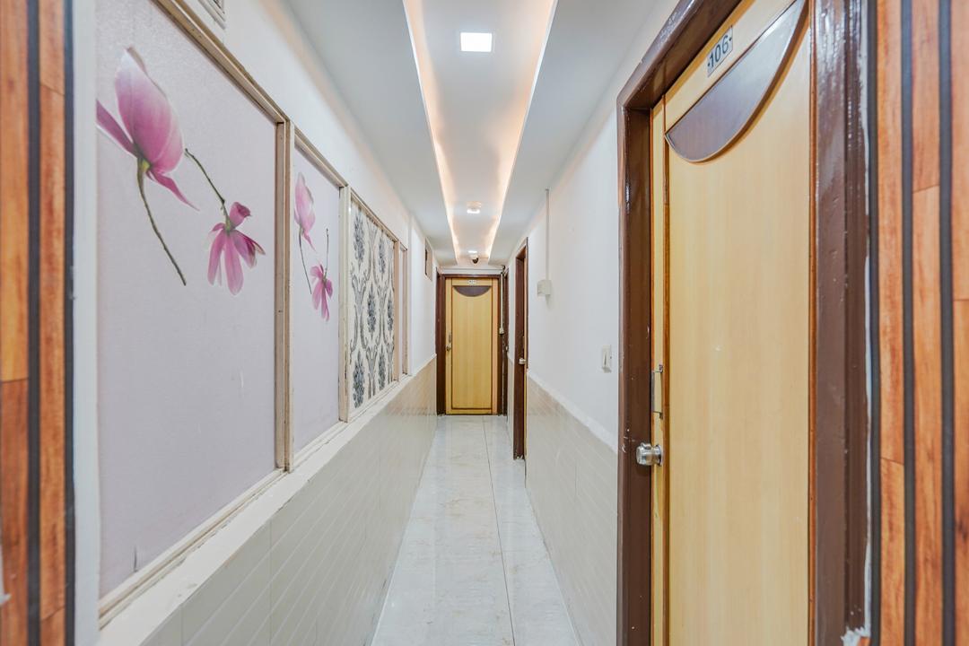 Super Collection O Maninagar East Formerly Maninagar Residency in Ahmedabad