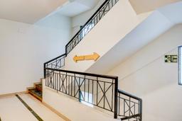 Super Townhouse Oak Gravity Inn in Pune