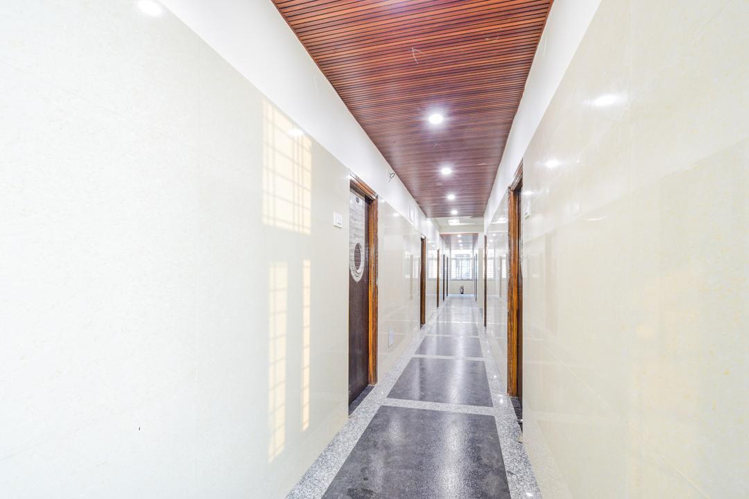 Super Townhouse Kokapet Formerly Aarian Tej Nilayam in Hyderabad