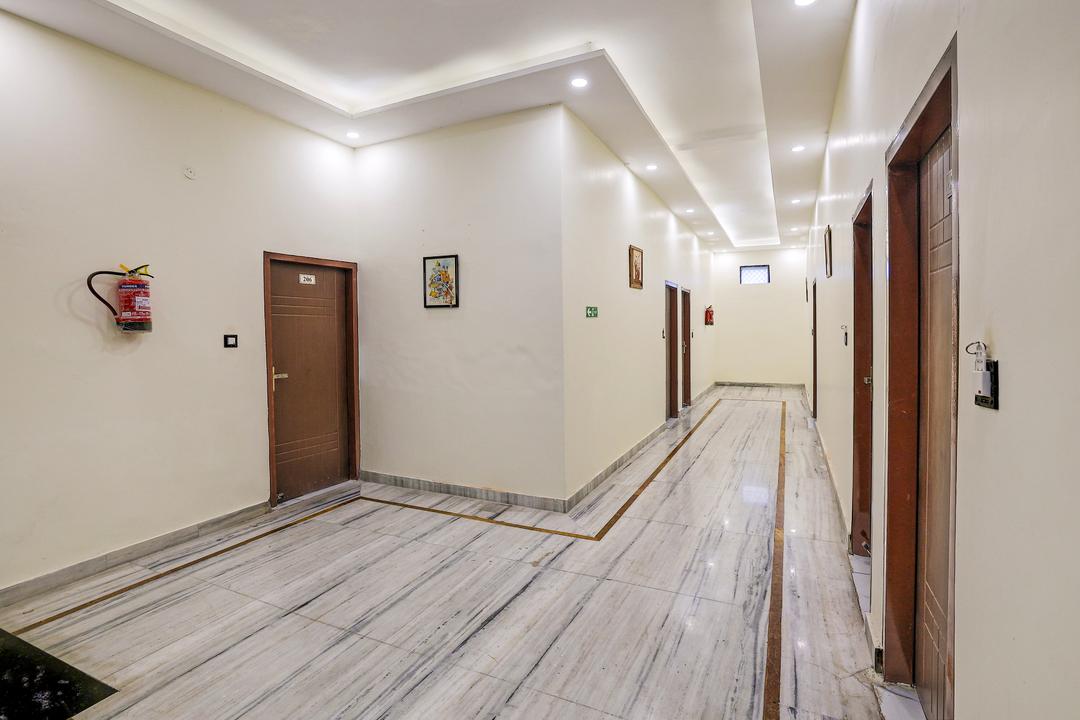 Super Hotel O Clock Tower Dehradun Formerly Dooncity Suites in Dehradun