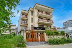 Super Townhouse Sector 47 Near Medanta in Gurgaon