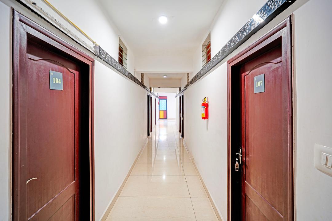 Super Townhouse Madikeri Fort Formerly Hotel Raj in Coorg