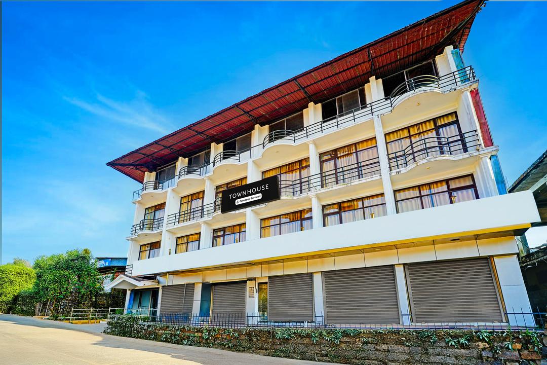 Super Townhouse Madikeri Fort Formerly Hotel Raj in Coorg