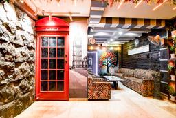 Super Collection O Circus Avenue Road Formerly Hotel Rockstar in Kolkata