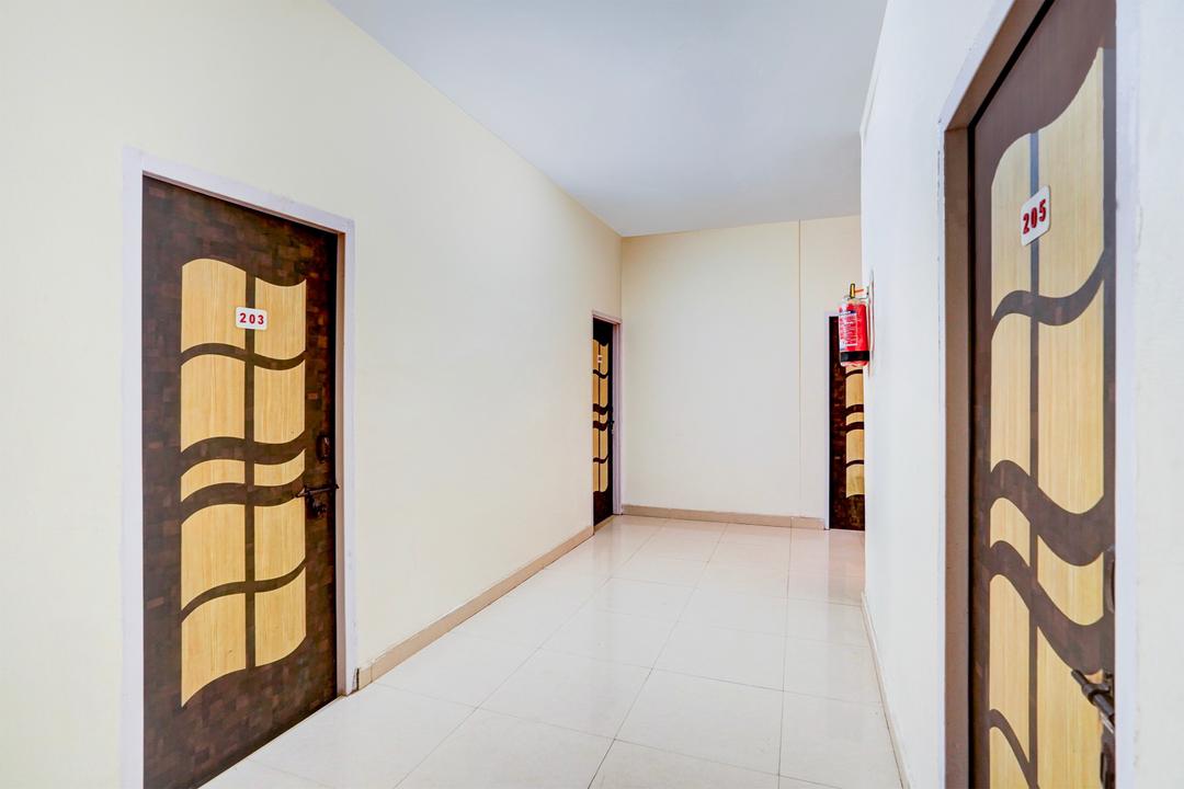 Super Hotel O Sudhowala Near Nanda ki Chowk in Dehradun