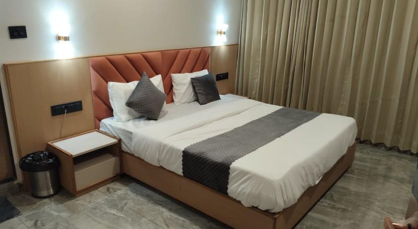 Hotel Earth Orbit in Gandhinagar