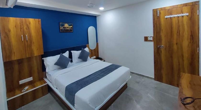 Hotel Lee Park in Ahmedabad