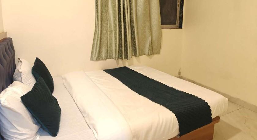 Hotel Glow Star in Mumbai