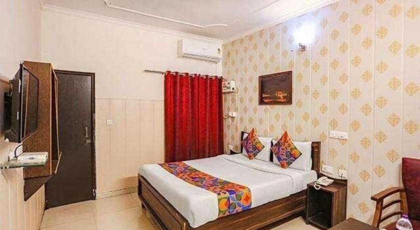 Hotel Lime Wood in Dehradun