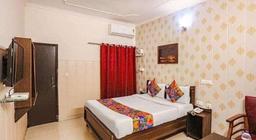 Hotel Lime Wood in Dehradun