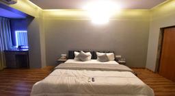 Hotel Evergreen in Mumbai
