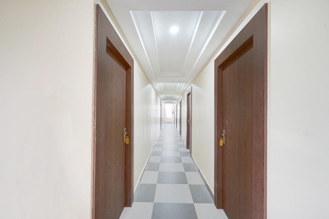 Collection O Ranipur - Dhaney Crossway Formerly Saroj Inn in Sultanpur