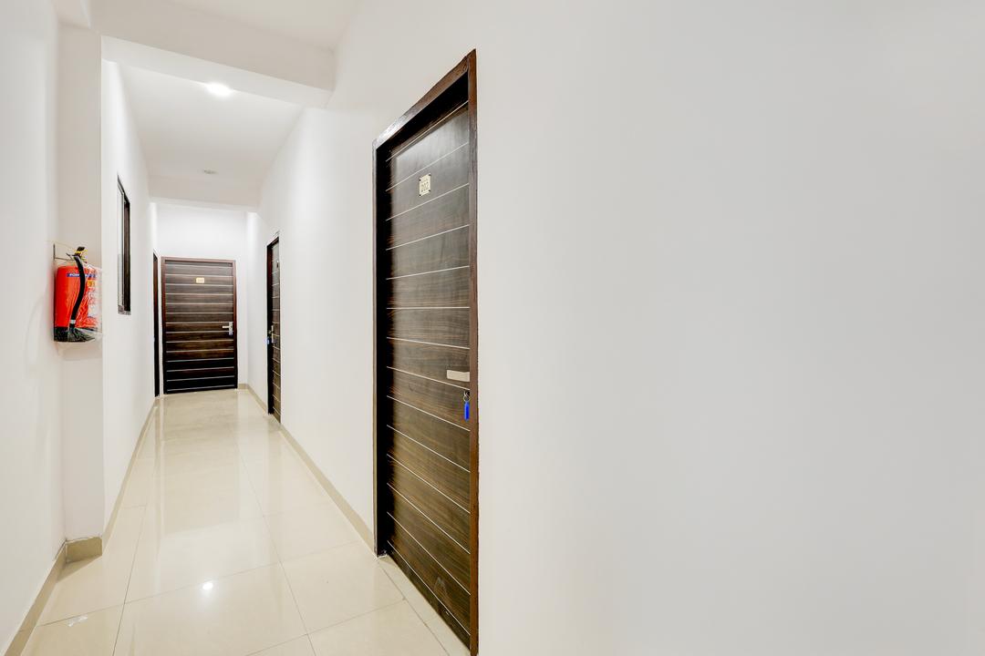 Collection O Sector 7 Dwarka Formerly Aakarshan Residency in Delhi
