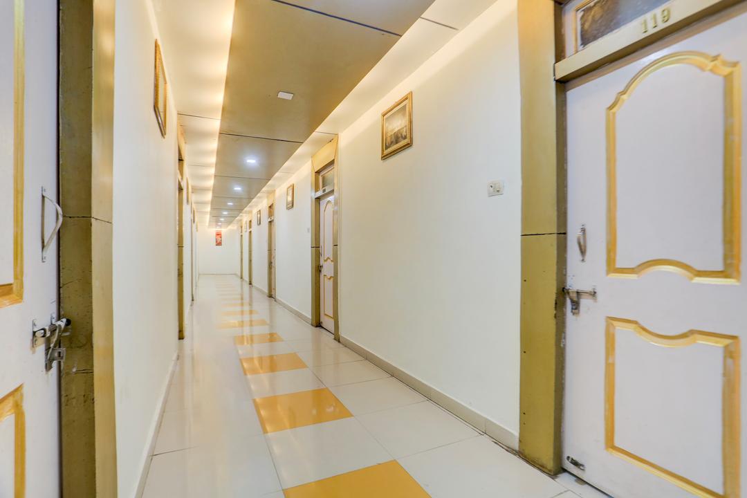Super Collection O Nandanpura Sipri Bazar Formerly Hotel Highway Jhansi in Jhansi