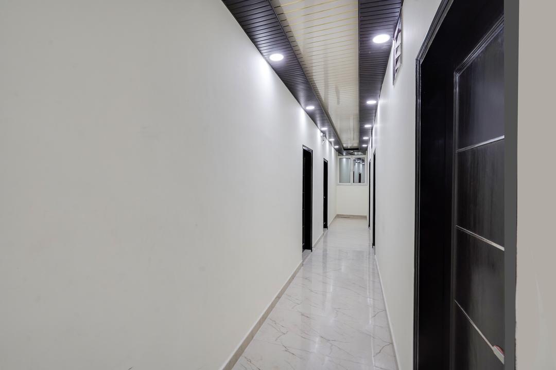 Super Collection O Nirman Vihar in Delhi