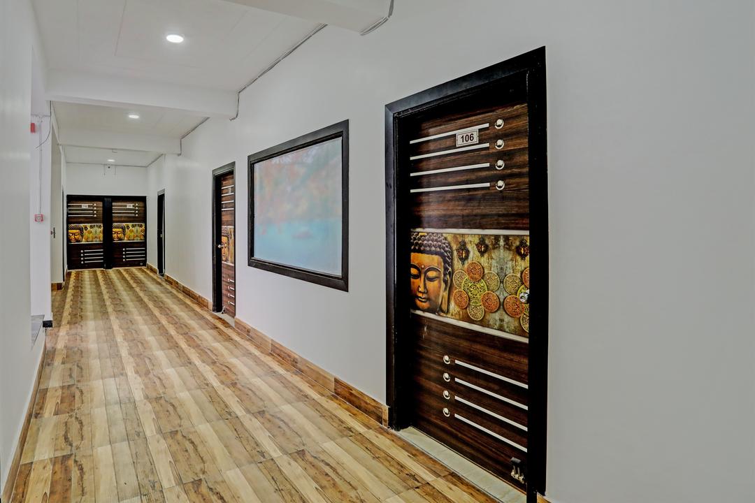 Super Collection O Sector 55 Noida Near Noida Stadium in Noida