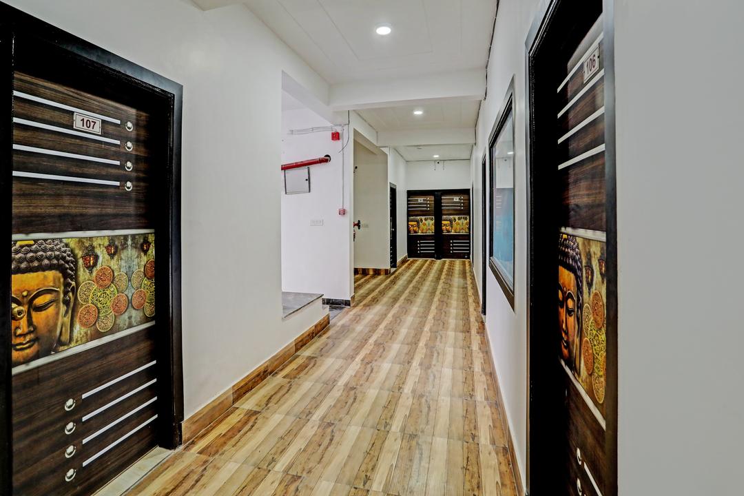 Super Collection O Sector 55 Noida Near Noida Stadium in Noida