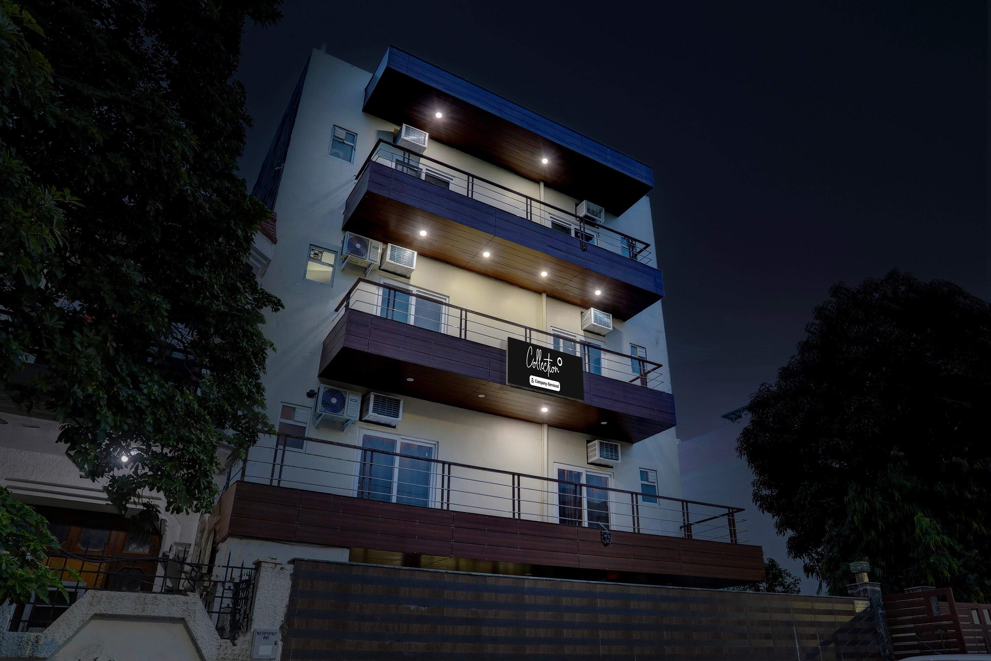 Super Collection O Sector 55 Noida Near Noida Stadium in Noida