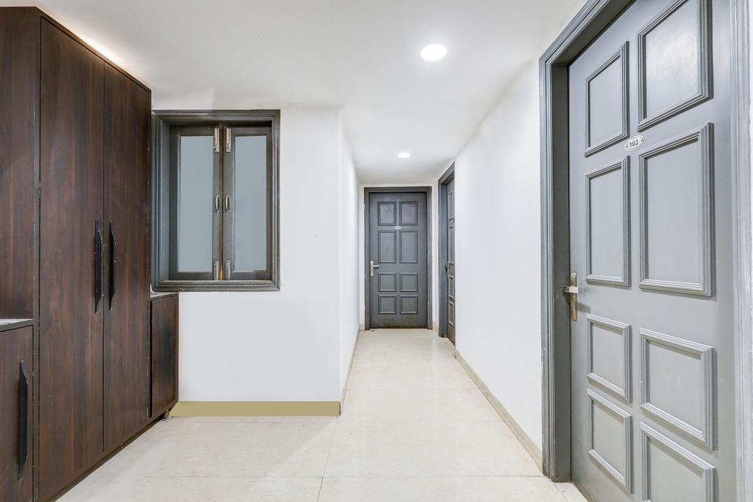 Super Collection O Shalimar Bagh in Delhi