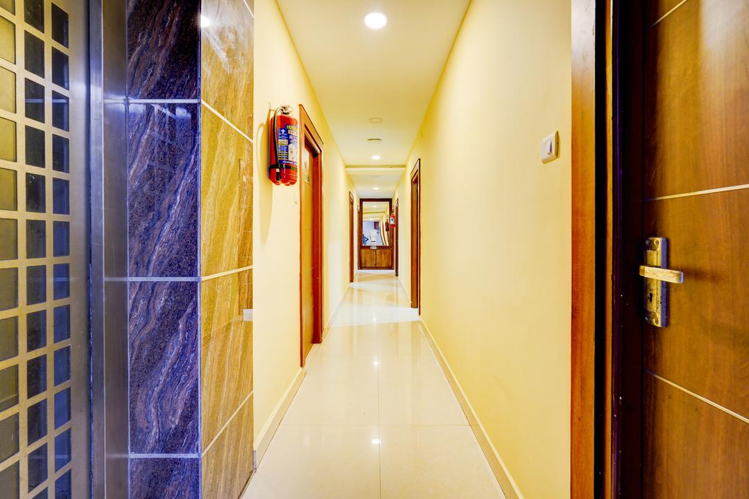 Super Collection O Vadapalani Metro Station Formerly Pineapple Guest House in Chennai