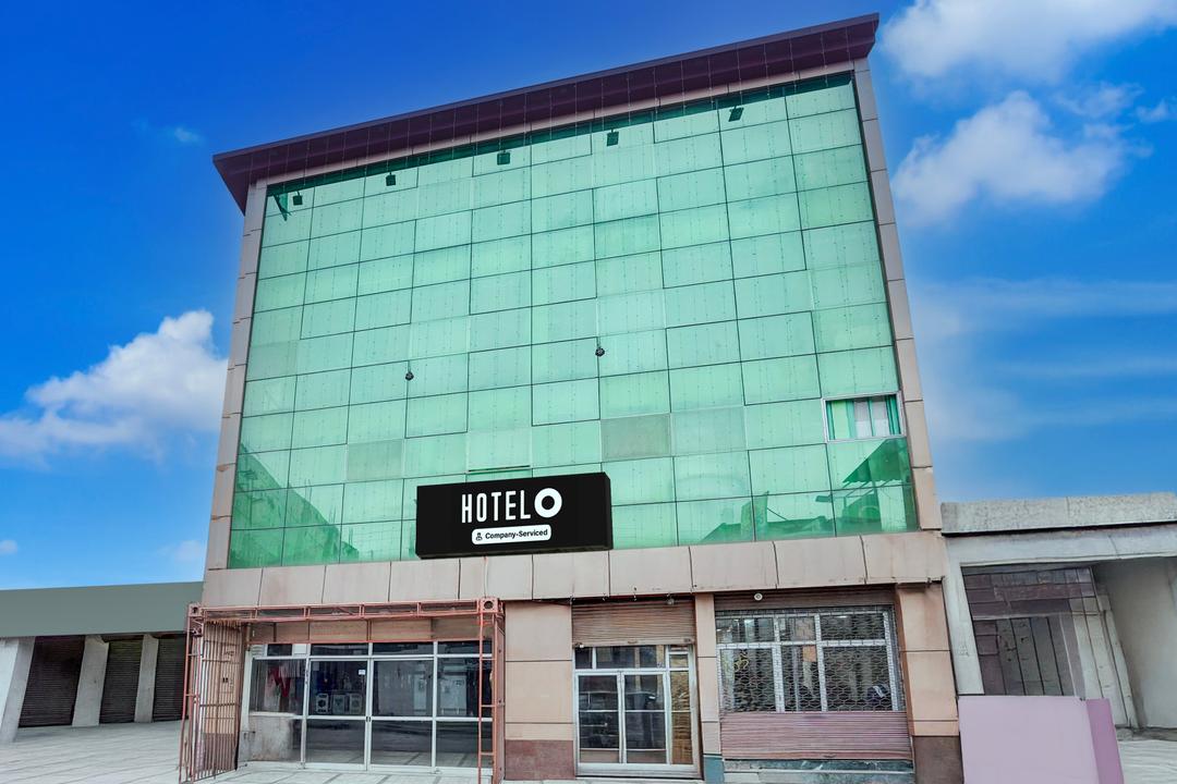 Super Hotel O Govind Nagar Kanpur Formerly Maharoopa Palace in Kanpur