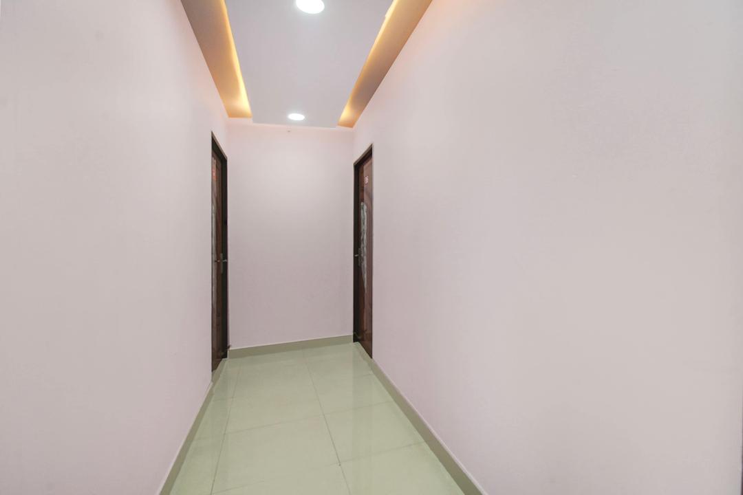 Super Hotel O Lakdikapul Near Birla Mandir in Hyderabad