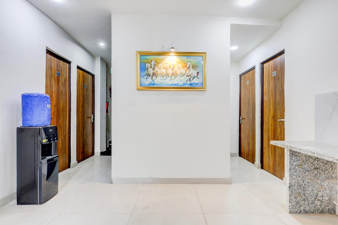 Super Hotel O Sector 25 Near Iskcon Temple Formerly Hotel Amazing House in Delhi