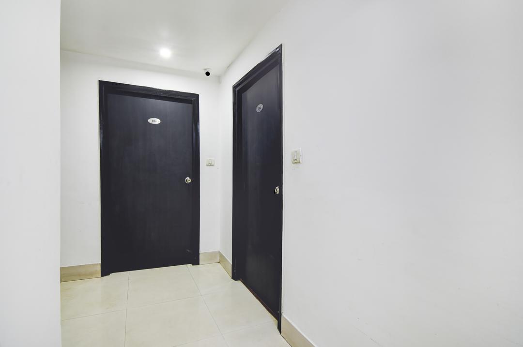 Super Townhouse Oak Ballygunge Formerly Hotel Lovelock in Kolkata