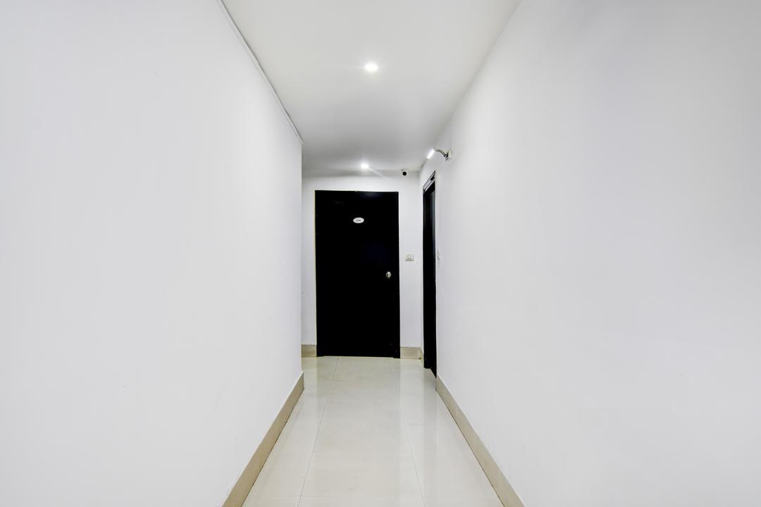 Super Townhouse Oak Ballygunge Formerly Hotel Lovelock in Kolkata