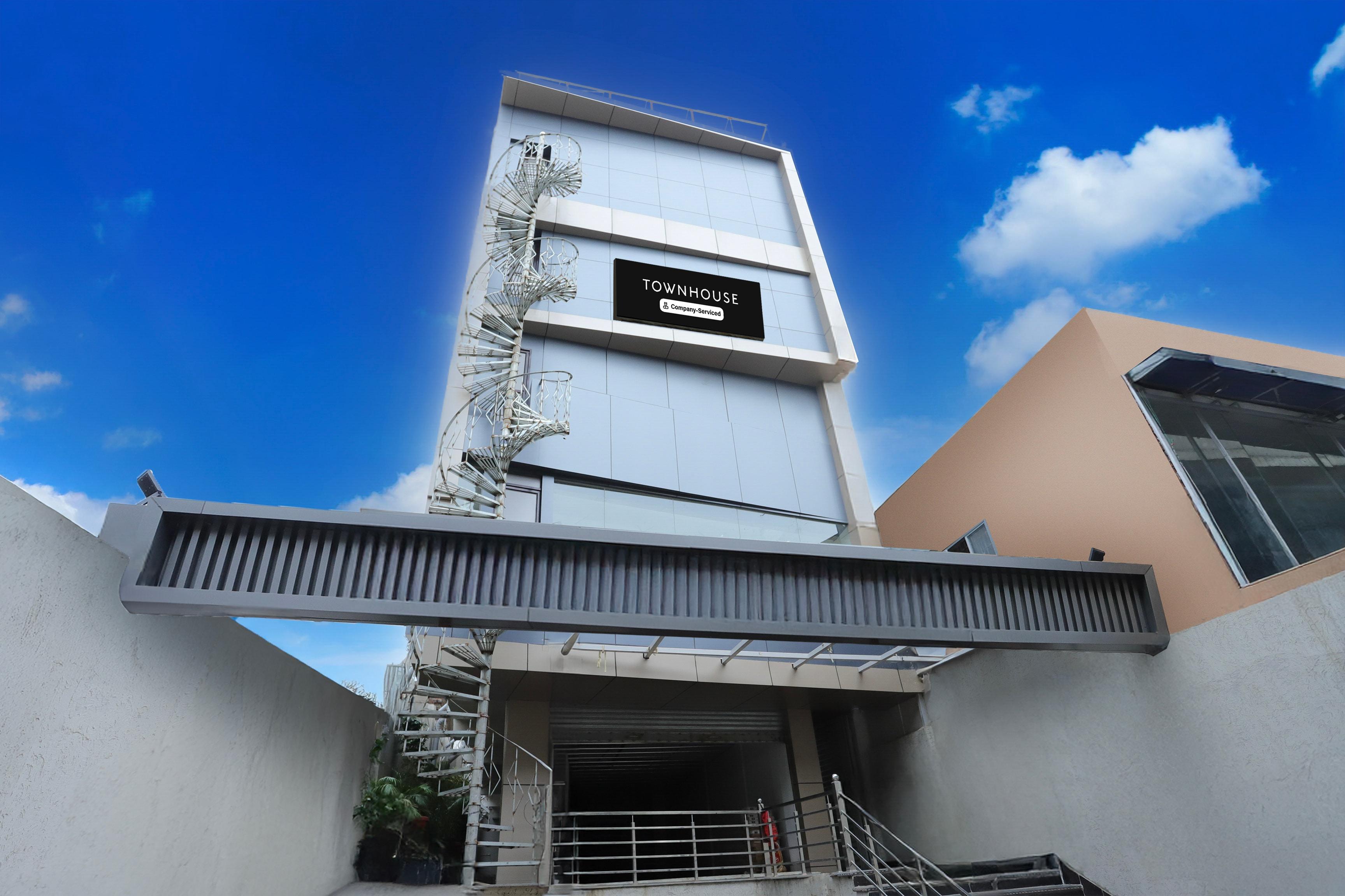 Super Townhouse Rauniyar City Centre Ratu Road in Ranchi