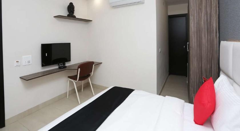 Hotel Mavens Inn in Gurgaon